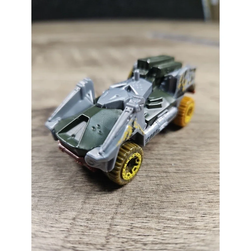 Hot Wheels Bot Wheels Diecast 1/64 Mattel Loose Toy Car